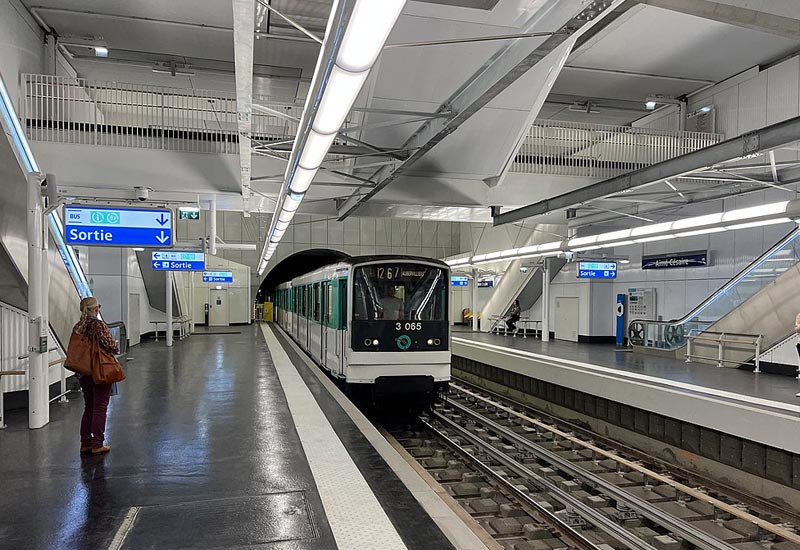 métro Aimé Césaire Paris photo
