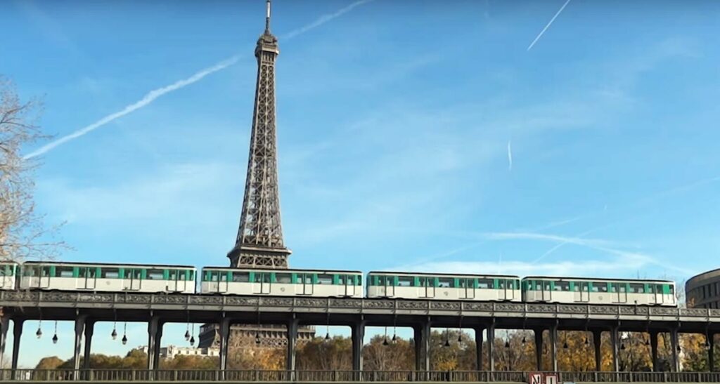 Viaduc de Passy et Tour Eiffel