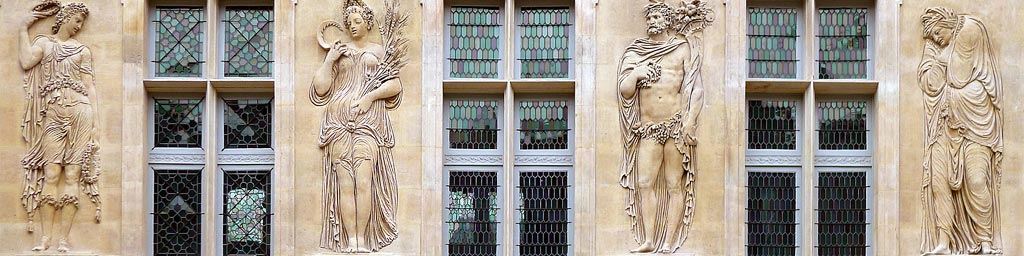 Musée Carnavalet, bas-relief sur façade, Paris 3ème