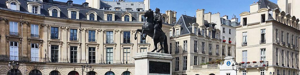 Place des Victoires, Paris, statue équestre de Louis XIV