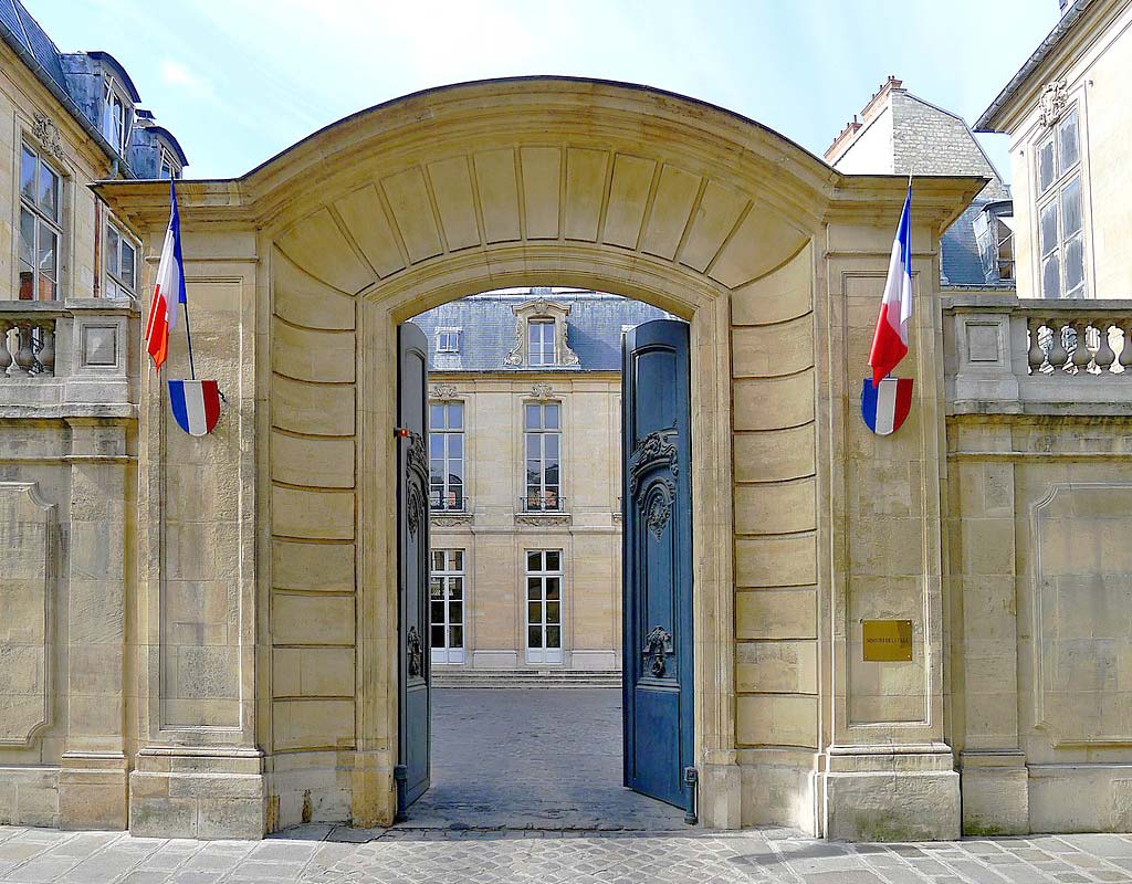 Rue Saint-Dominique, Secrétariat d'Etat à l'Egalité entre les femmes et les hommes Hôtel de Broglie